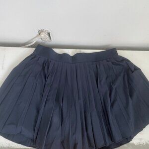 Aritzia TNA Action Pleated Tennis Skort - Navy (L)